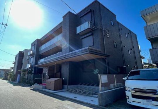 建物外観　積水ハウス施工のシャーメゾンの物件です！重厚感がございます！