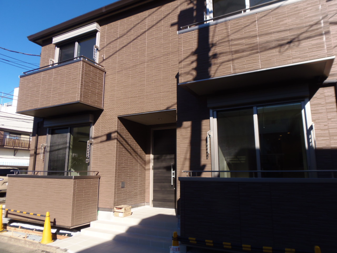 建物外観　オートロック、TVモニター付