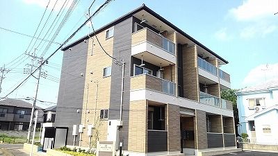 久喜市葛梅のアパートの建物外観