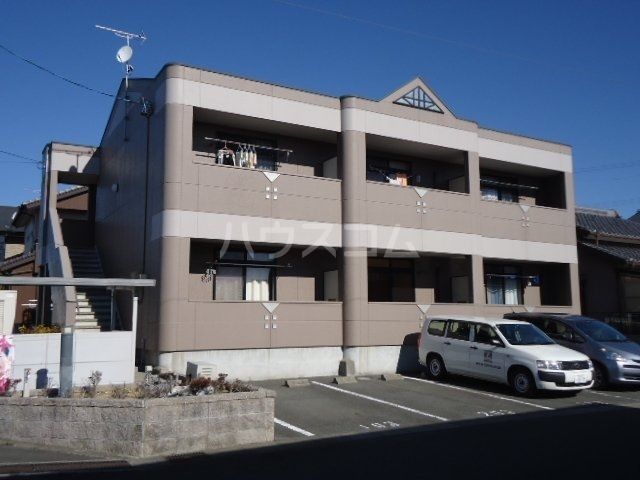 磐田市明ケ島原のアパートの建物外観