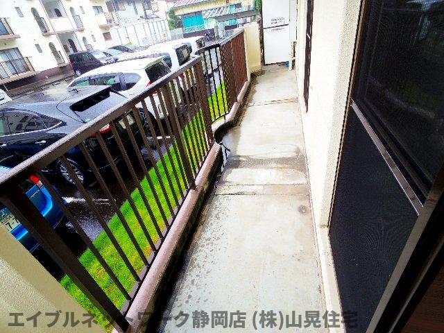 【静岡市葵区北安東のマンションのバルコニー】