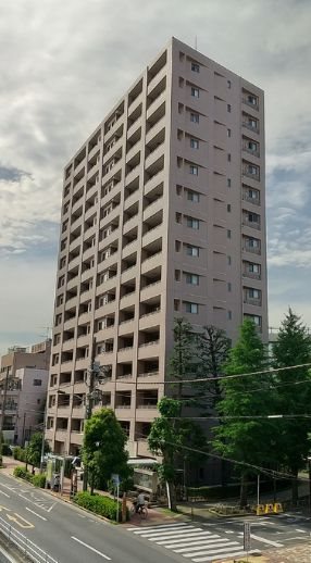 荒川区荒川のマンションの建物外観