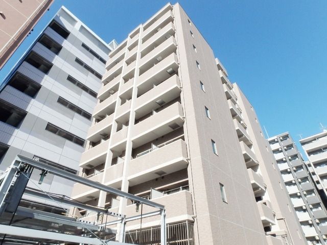 横浜市港北区新横浜のマンションの建物外観