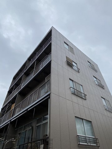 新栄コーポの建物外観