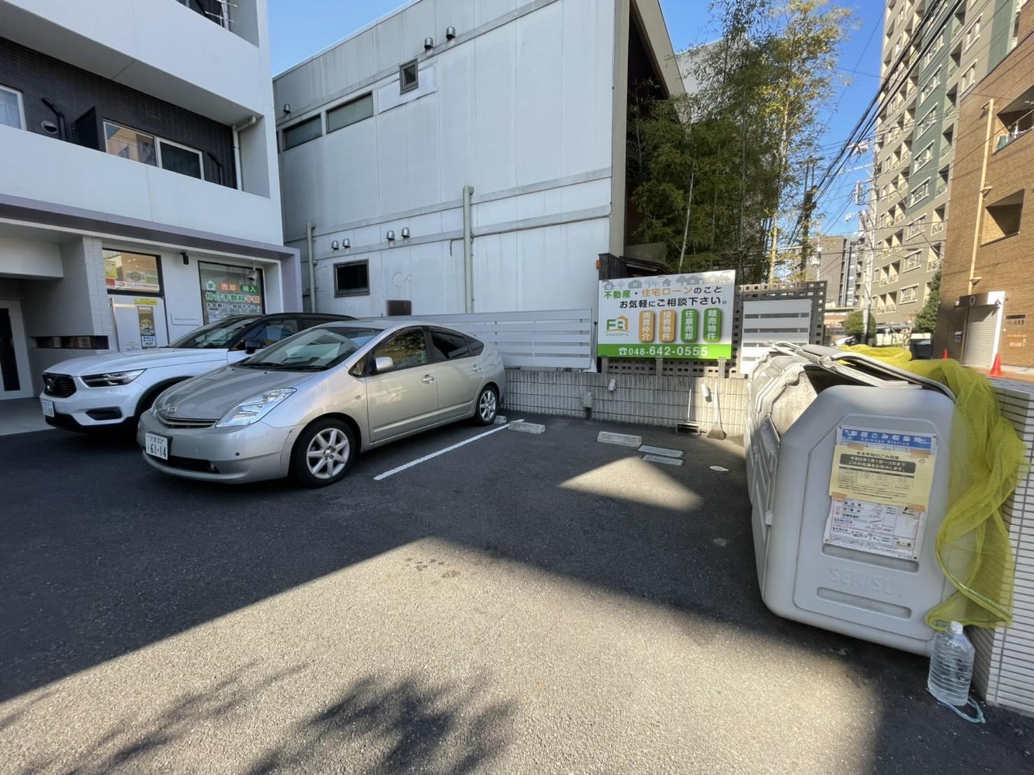 【アクシーズタワー大門町の駐車場】