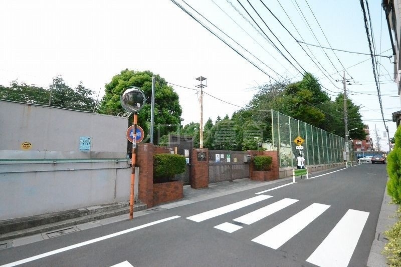 【大田区田園調布のマンションの中学校】