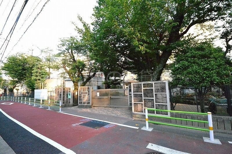 【大田区田園調布のマンションの小学校】