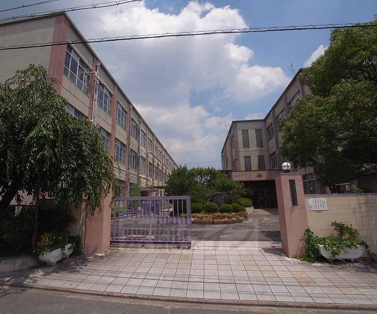 【サーティフル新二条の小学校】