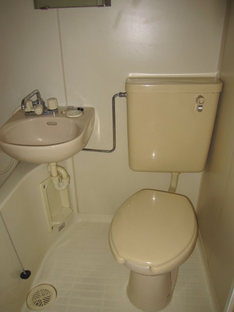 トイレ　同物件別室のお写真です