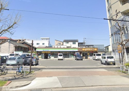 コンビニ　ファミリーマート 荒畑駅前店（コンビニ）まで490m