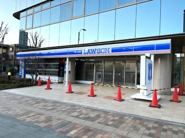 コンビニ　ローソン　仙台小鶴新田駅前店（コンビニ）まで170m