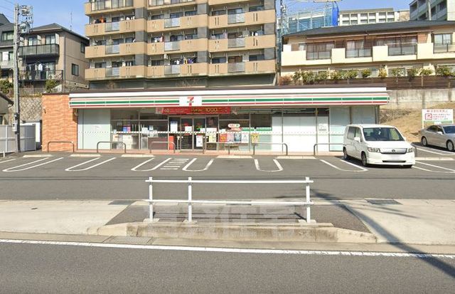コンビニ　セブンイレブン　名古屋山里町店（コンビニ）まで303m