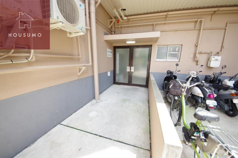 エントランス　建物の内部です