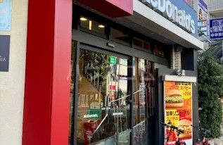 飲食店　マクドナルド 早稲田駅前店（飲食店）まで128m