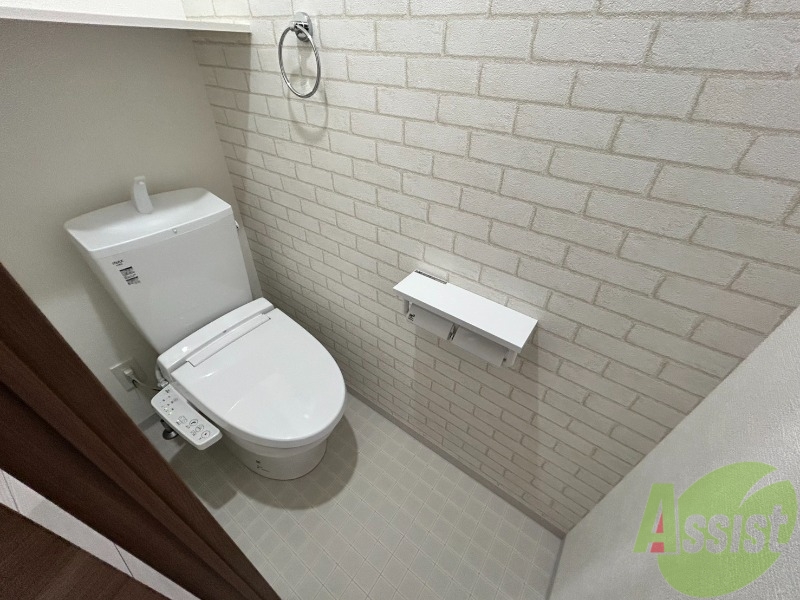 トイレ　トイレは温水洗浄便座で快適に使うことができます。