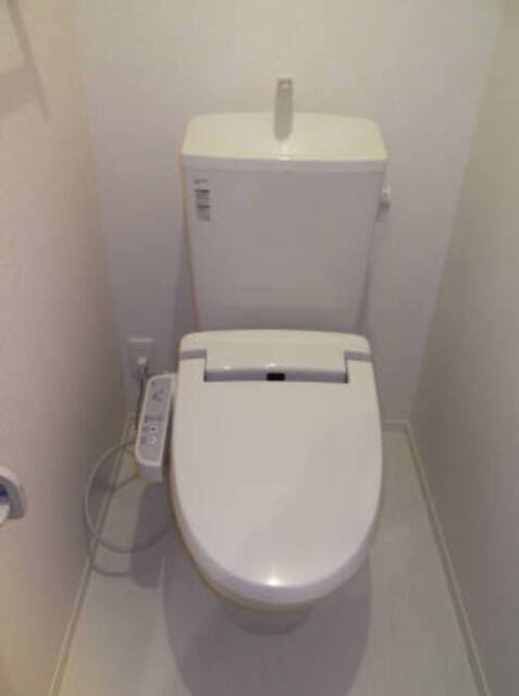 トイレ　温水洗浄暖房便座