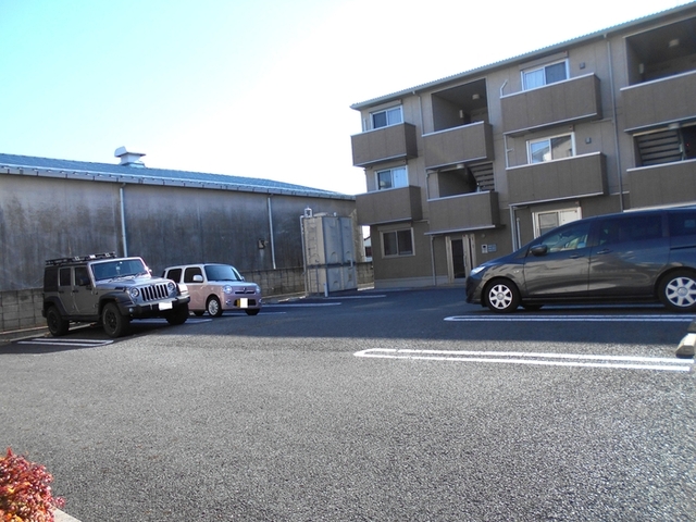 駐車場　駐車場