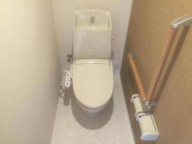 トイレ　シャワー付トイレ