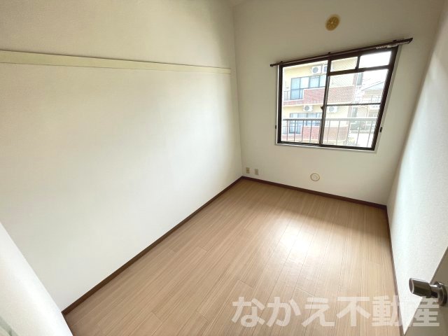 その他部屋・スペース　広くて明るい寝室