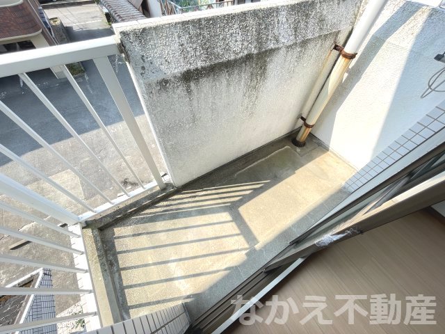 バルコニー　バルコニーからの眺めを楽しみながら食事をしませんか