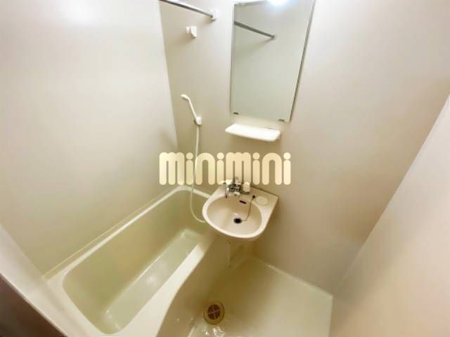 バス・シャワールーム　別号室の参考写真