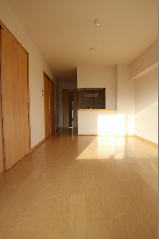 居室・リビング　日差しが入る暖かいリビング