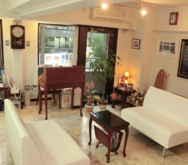 病院　番町美容歯科（病院）まで208m