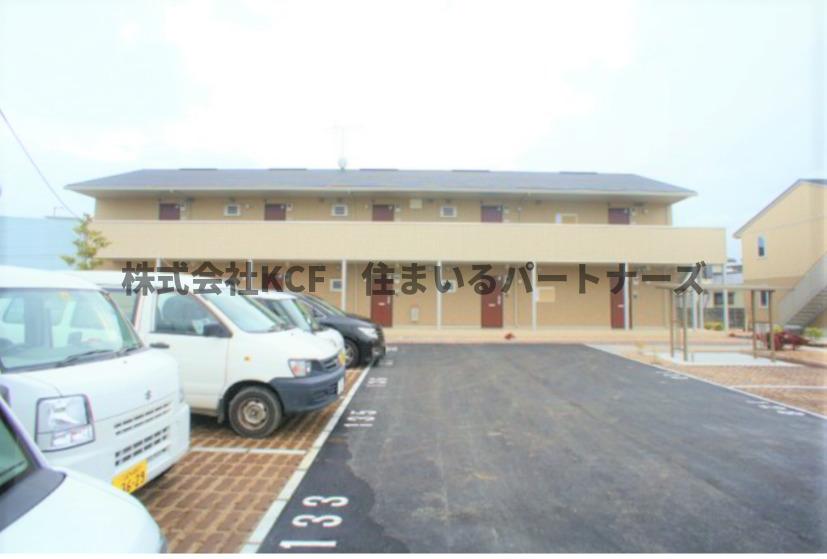 駐車場　駐車場があるので、車を買う予定の方も安心です