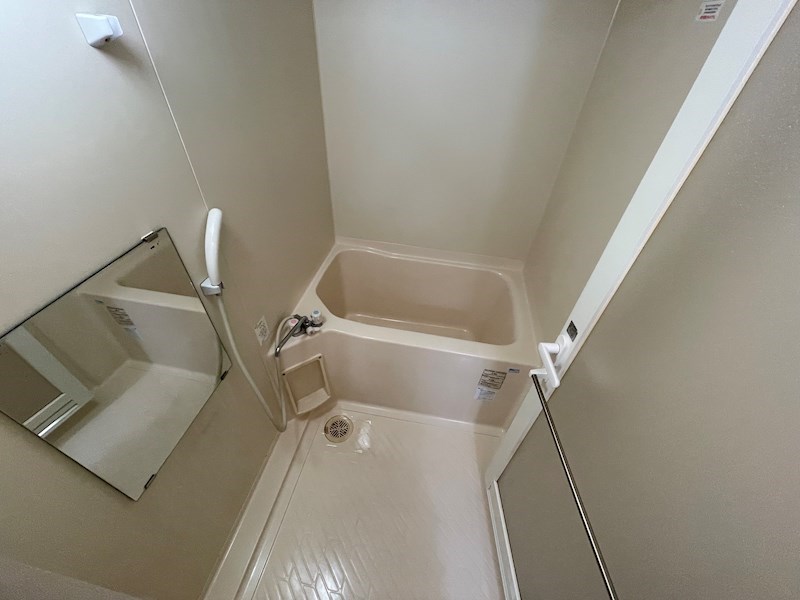 バス・シャワールーム　違うお部屋の写真です。ご参考までに