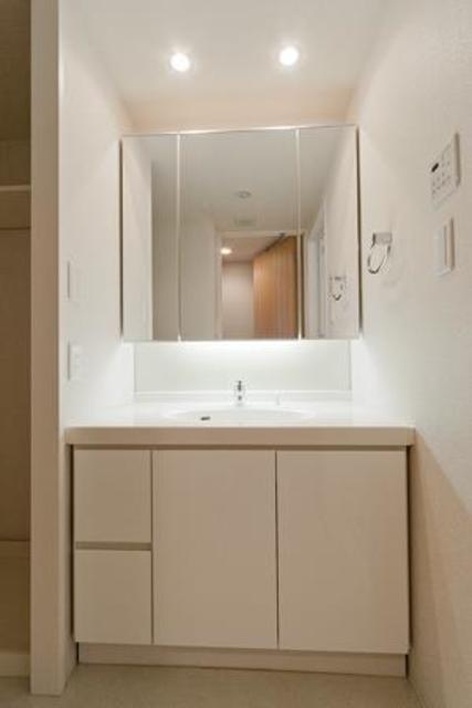 洗面設備　※写真は同タイプ住戸です。