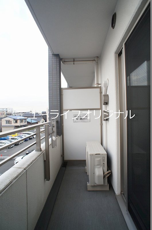 バルコニー　開放感のあるベランダ