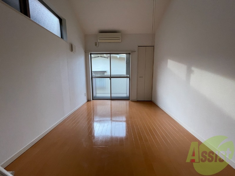 居室・リビング　リビングは広々していて日当たりもいいです