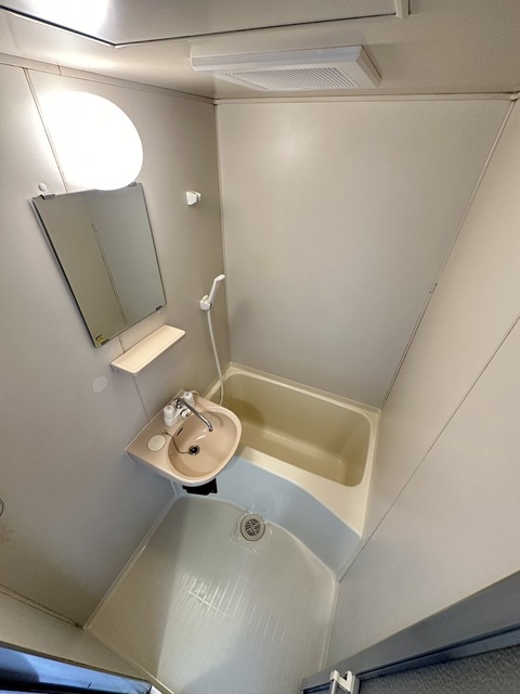 バス・シャワールーム　別部屋参考写真です