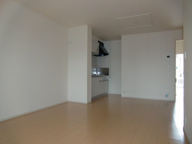 その他　広々としたリビングです