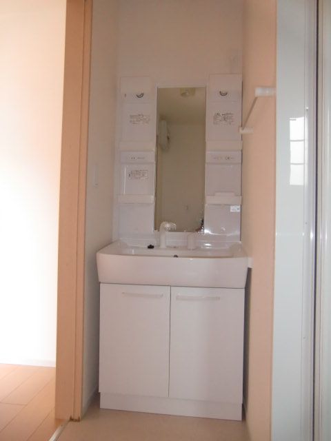 洗面設備　洗髪洗面化粧台です