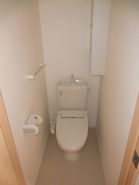 トイレ　シャワー付きのトイレです