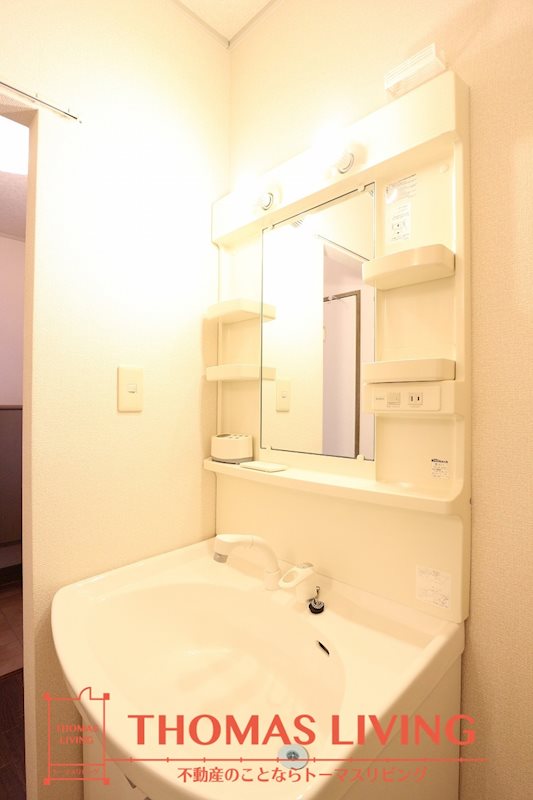 洗面設備　実際の写真を準備中の為、同じ建物の別室写真です。参考下さい。