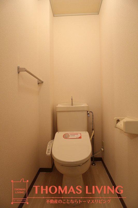 トイレ　実際の写真を準備中の為、同じ建物の別室写真です。参考下さい。