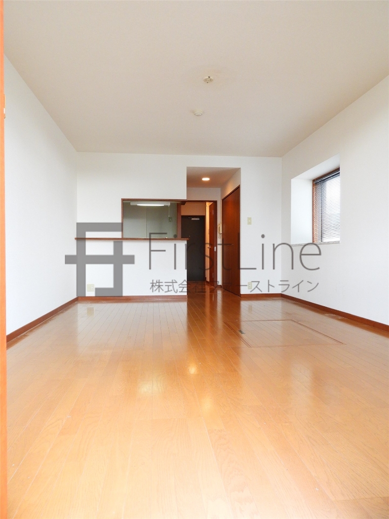 居室・リビング　※別号室の画像です