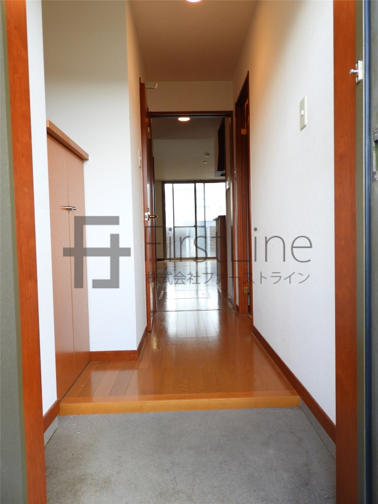 玄関　※別号室の画像です