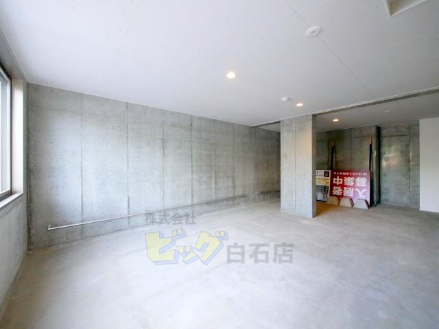 その他共有部分　屋内駐輪場完備しています♪