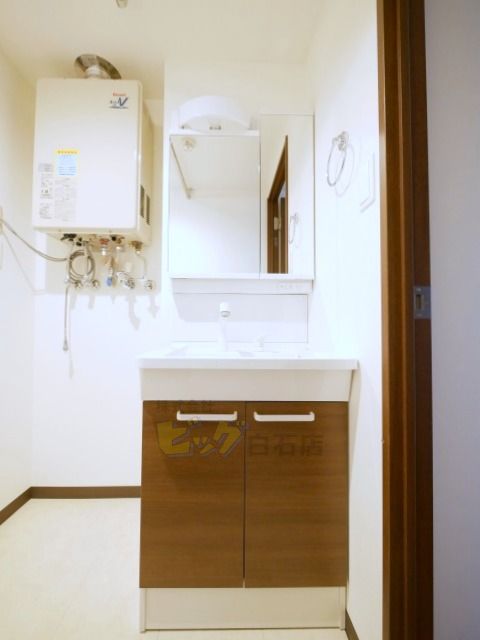 洗面設備　シャンプードレッサー付きです♪