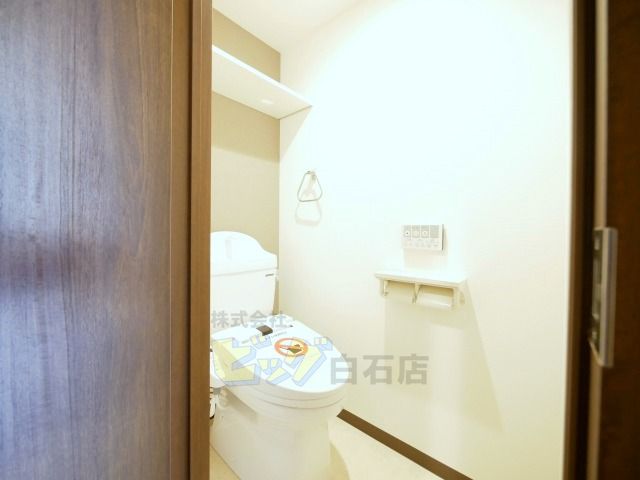 トイレ　ウォシュレット付きのトイレです♪