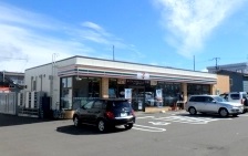 コンビニ　セブンイレブン札幌栄通16丁目店（コンビニ）まで242m