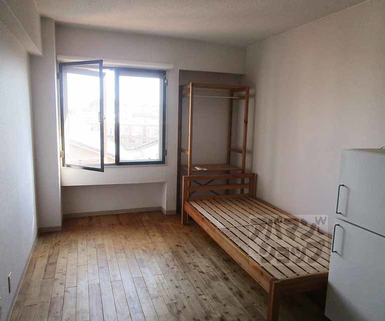 居室・リビング　３０５号室の写真です。