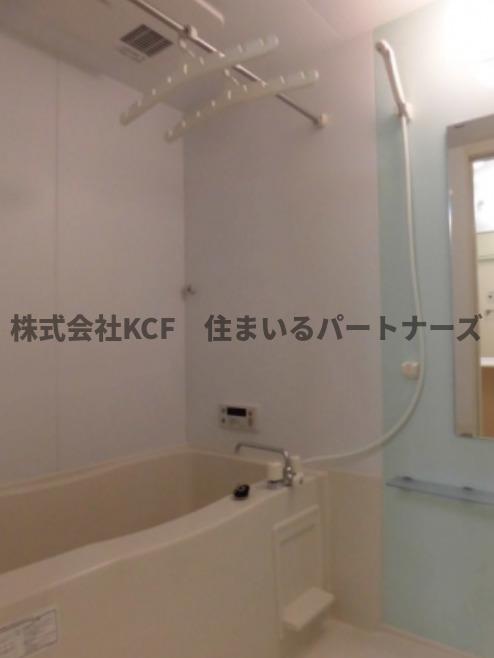 バス・シャワールーム　落ち着いた空間のお風呂です