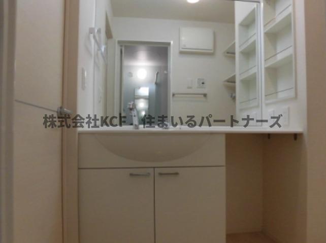 洗面設備　スペースが確保できる洗面所です