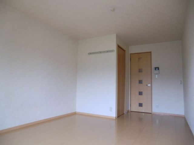 居室・リビング　9.3帖の広々洋室