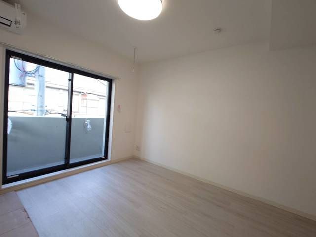 居室・リビング　☆明るい洋室☆