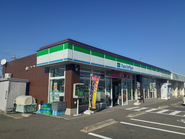 コンビニ　ファミリーマート矢本赤井店（コンビニ）まで400m